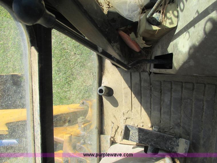image for item E7405 1992 John Deere 310D backhoe