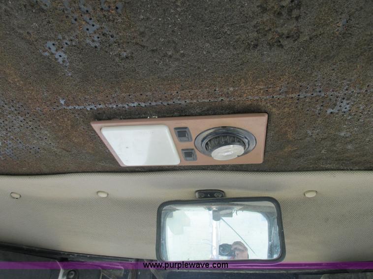 image for item E7405 1992 John Deere 310D backhoe