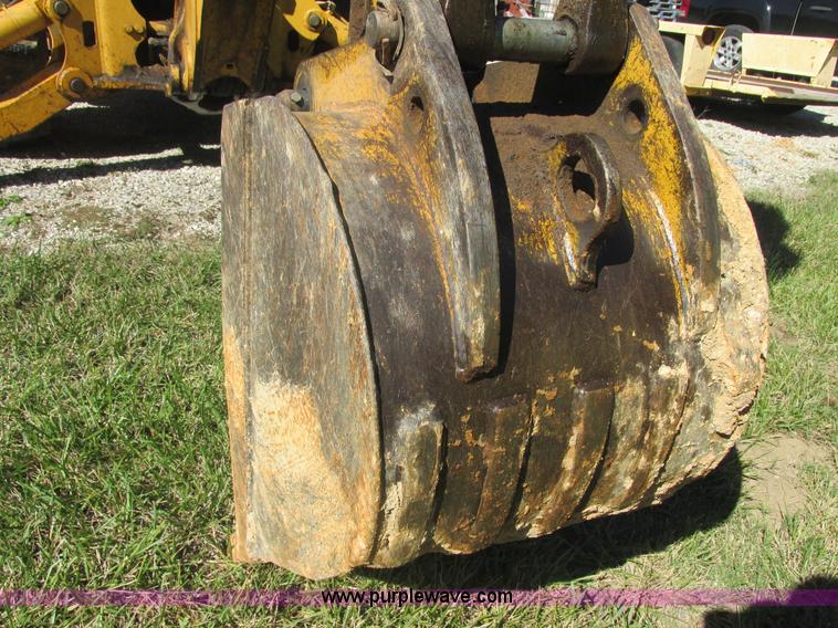image for item E7405 1992 John Deere 310D backhoe