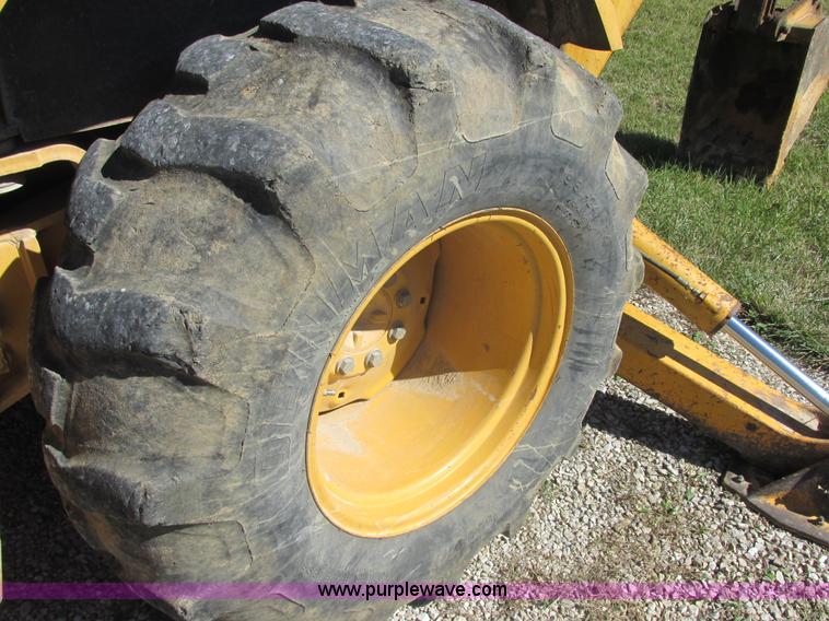 image for item E7405 1992 John Deere 310D backhoe