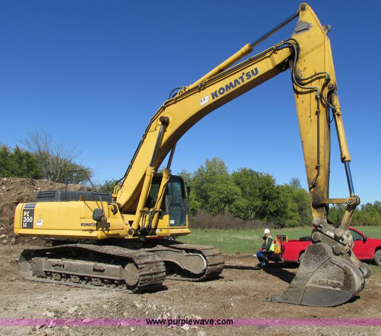 image for item F5303 2004 Komatsu PC300LC-7L excavator