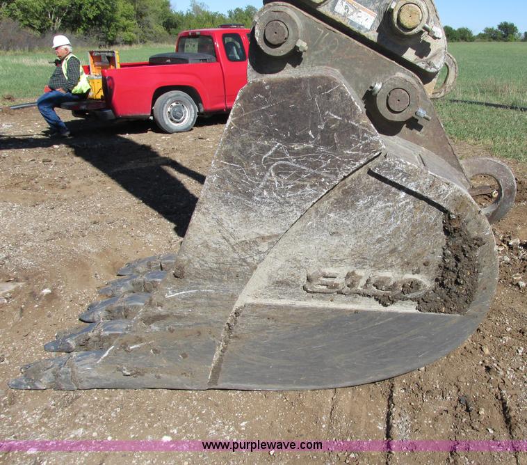 image for item F5303 2004 Komatsu PC300LC-7L excavator