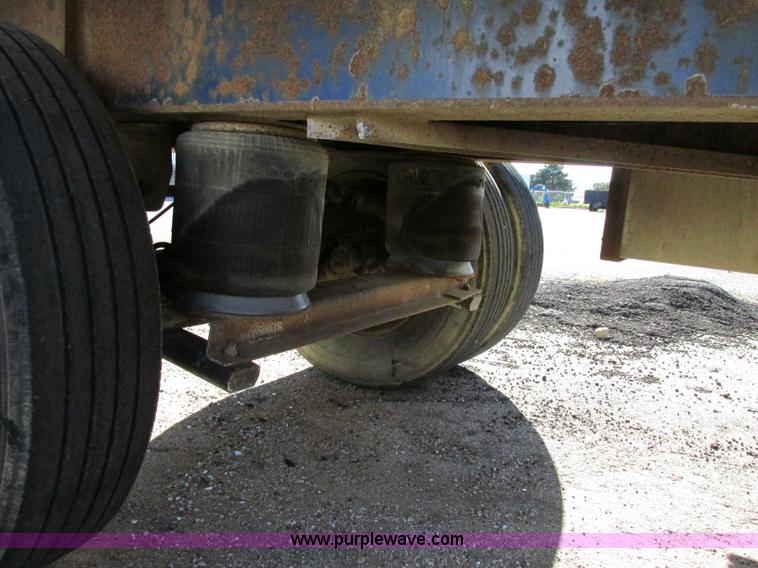 image for item F5304 1999 Fruehauf 48' flatbed spread axle trailer