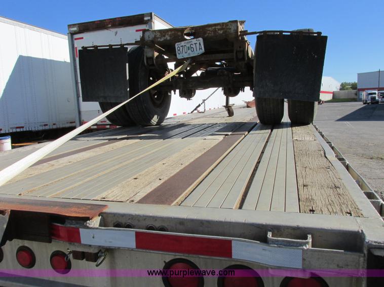 image for item F5304 1999 Fruehauf 48' flatbed spread axle trailer