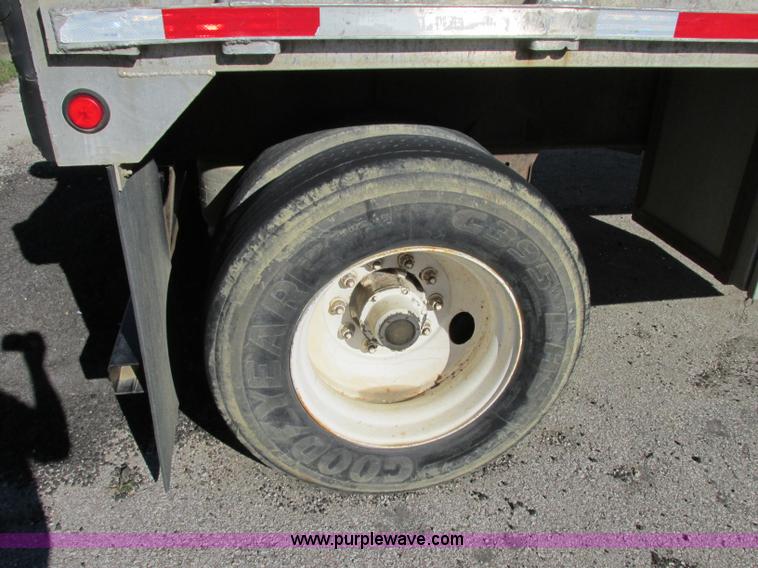 image for item F5304 1999 Fruehauf 48' flatbed spread axle trailer