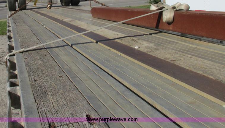 image for item F5304 1999 Fruehauf 48' flatbed spread axle trailer