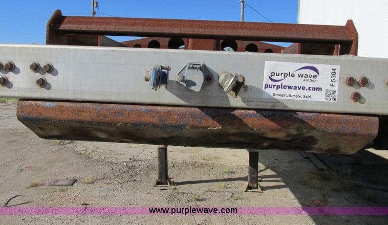 image for item F5304 1999 Fruehauf 48' flatbed spread axle trailer