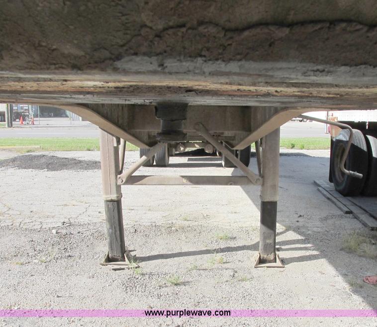 image for item F5304 1999 Fruehauf 48' flatbed spread axle trailer