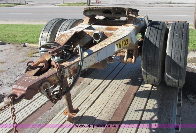 image for item F5305 Semi trailer dolly