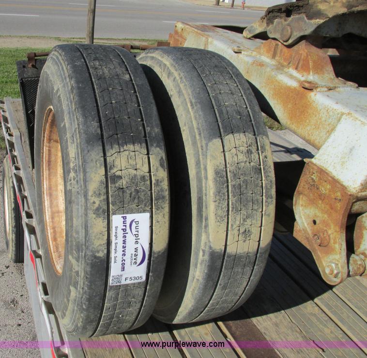 image for item F5305 Semi trailer dolly