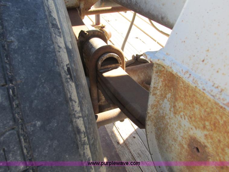 image for item F5305 Semi trailer dolly