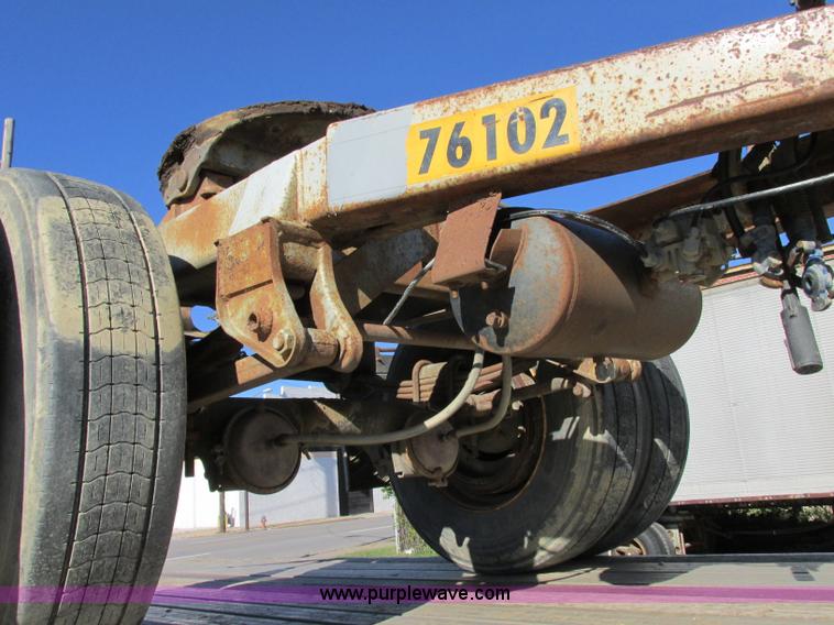 image for item F5305 Semi trailer dolly