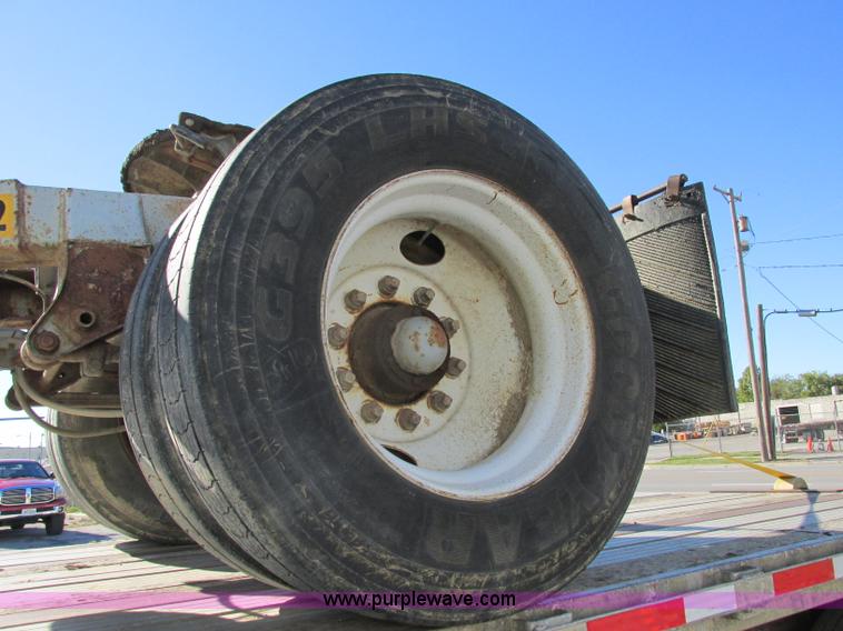 image for item F5305 Semi trailer dolly