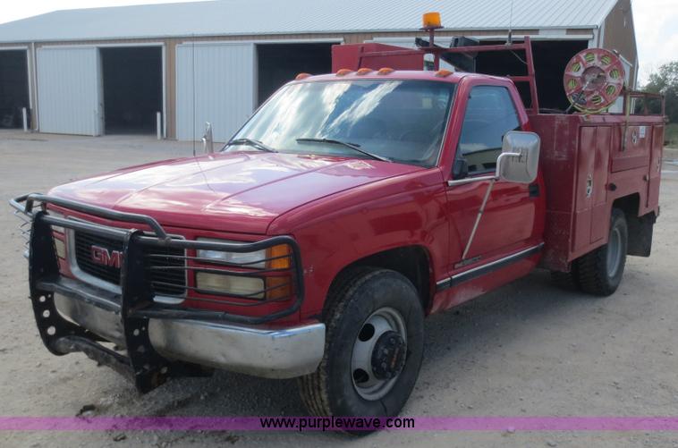 image for item F6682 1999 GMC Sierra Classic 3500 utility truck