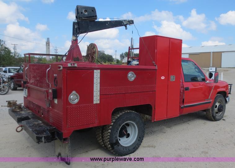 image for item F6682 1999 GMC Sierra Classic 3500 utility truck