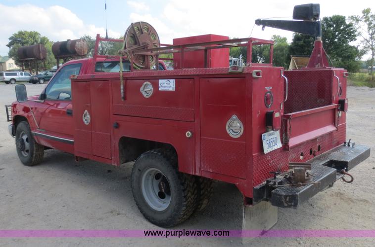 image for item F6682 1999 GMC Sierra Classic 3500 utility truck