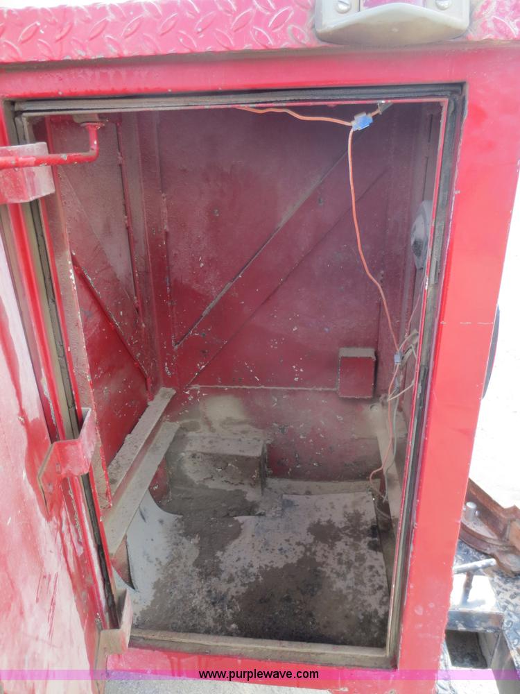 image for item F6682 1999 GMC Sierra Classic 3500 utility truck