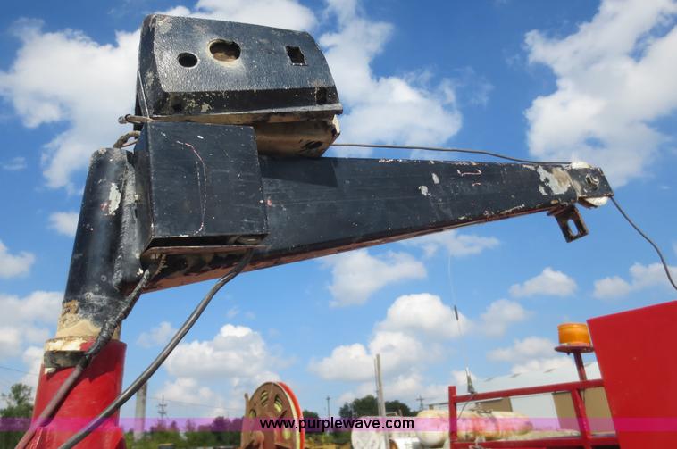 image for item F6682 1999 GMC Sierra Classic 3500 utility truck