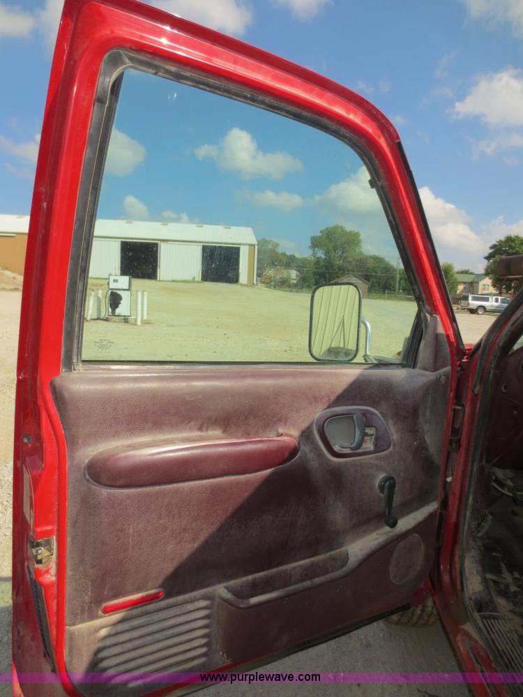 image for item F6682 1999 GMC Sierra Classic 3500 utility truck