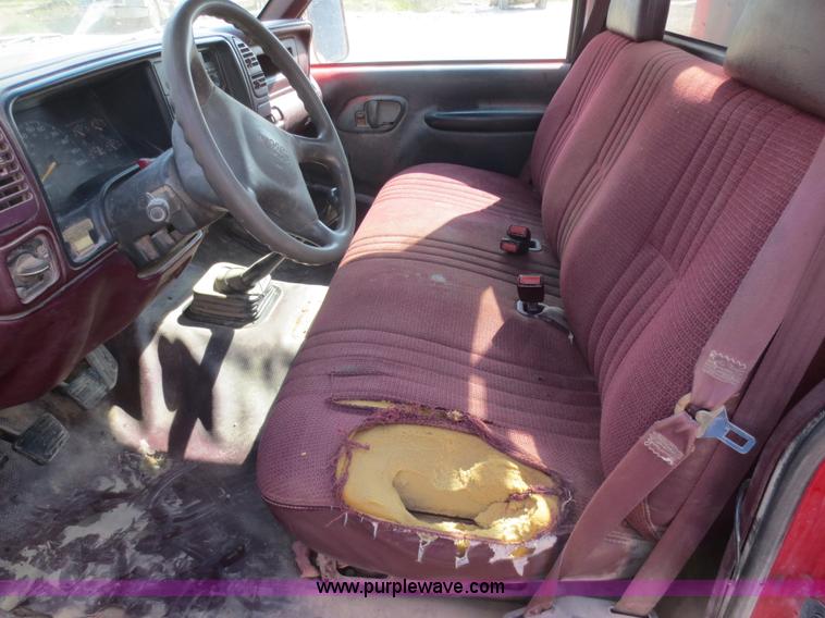 image for item F6682 1999 GMC Sierra Classic 3500 utility truck