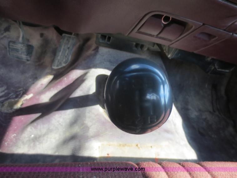 image for item F6682 1999 GMC Sierra Classic 3500 utility truck