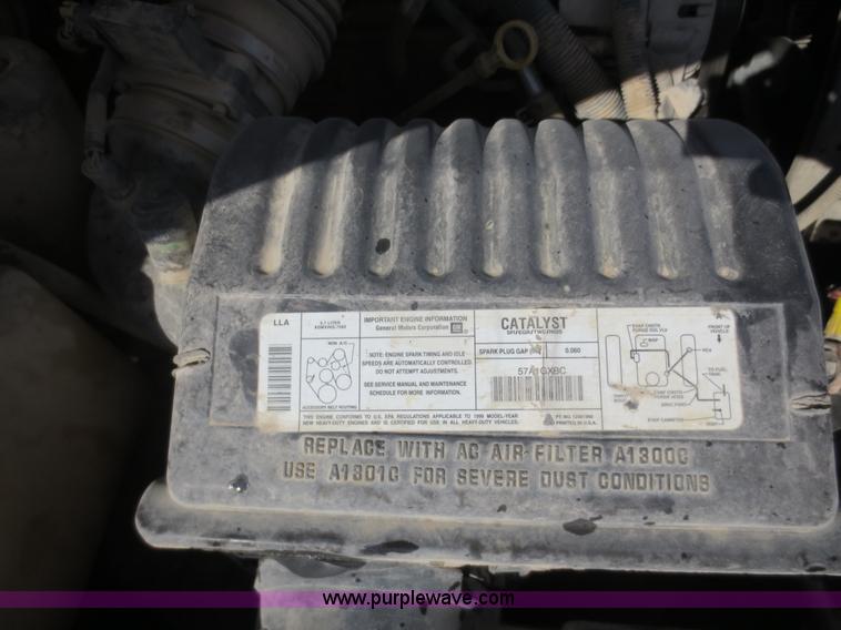 image for item F6682 1999 GMC Sierra Classic 3500 utility truck