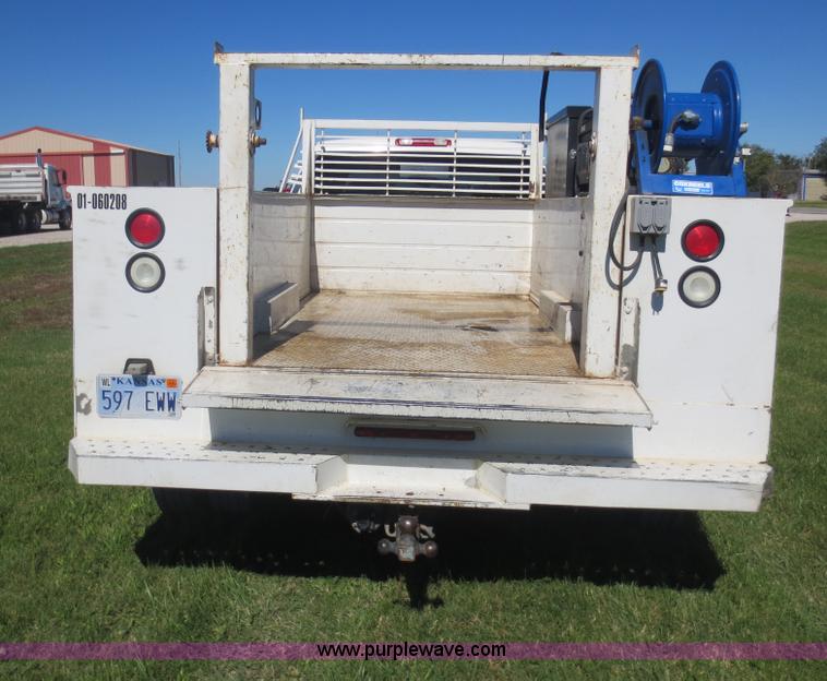 image for item F6689 2006 Chevrolet 3500 Crew Cab utility truck