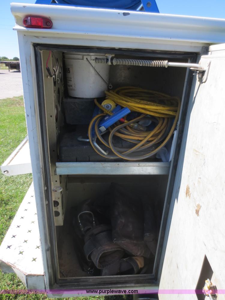 image for item F6689 2006 Chevrolet 3500 Crew Cab utility truck