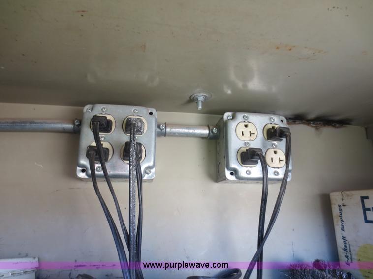 image for item F6689 2006 Chevrolet 3500 Crew Cab utility truck