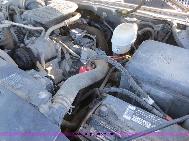 image for item F6689 2006 Chevrolet 3500 Crew Cab utility truck