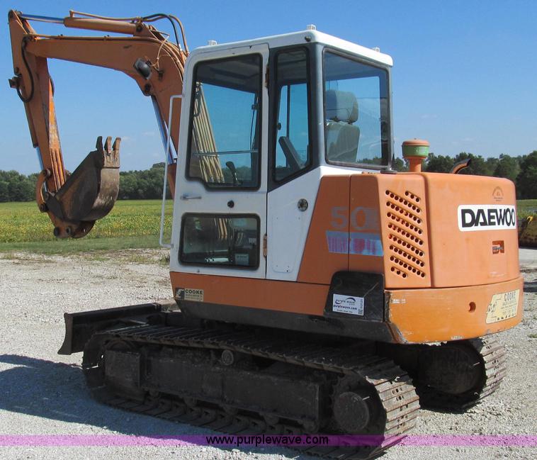image for item G2121 1995 Daewoo DH50 mini excavator