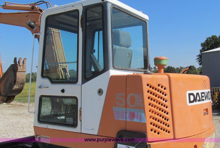 image for item G2121 1995 Daewoo DH50 mini excavator
