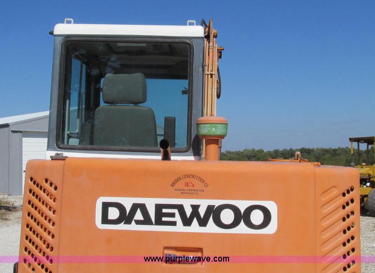 image for item G2121 1995 Daewoo DH50 mini excavator