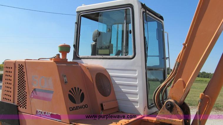 image for item G2121 1995 Daewoo DH50 mini excavator