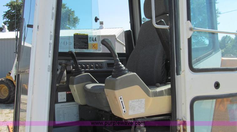 image for item G2121 1995 Daewoo DH50 mini excavator