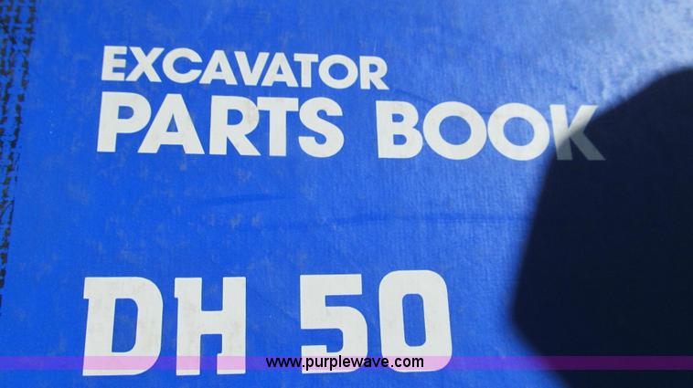 image for item G2121 1995 Daewoo DH50 mini excavator