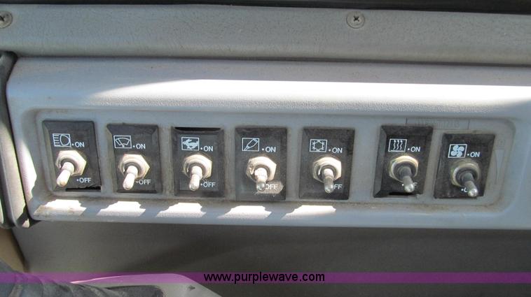 image for item G2121 1995 Daewoo DH50 mini excavator