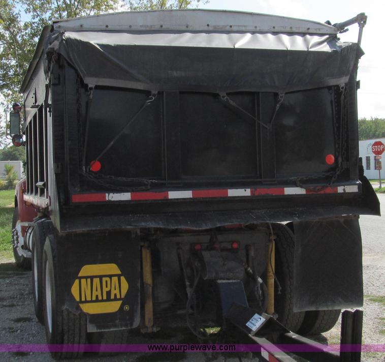 image for item G2124 1997 Ford LTLA9000 AeroMax 120 dump truck