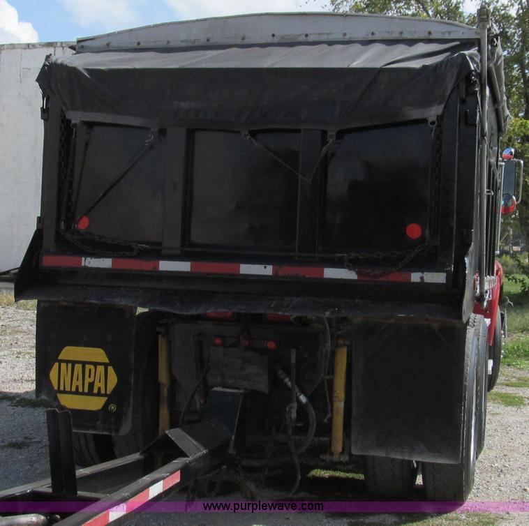 image for item G2124 1997 Ford LTLA9000 AeroMax 120 dump truck