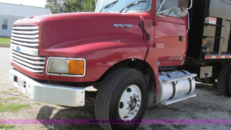 image for item G2124 1997 Ford LTLA9000 AeroMax 120 dump truck
