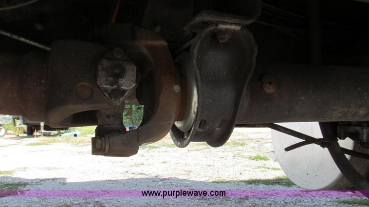 image for item G2124 1997 Ford LTLA9000 AeroMax 120 dump truck