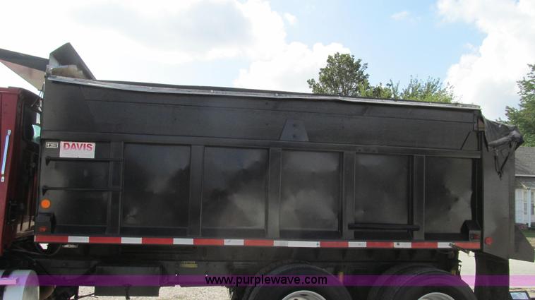 image for item G2124 1997 Ford LTLA9000 AeroMax 120 dump truck