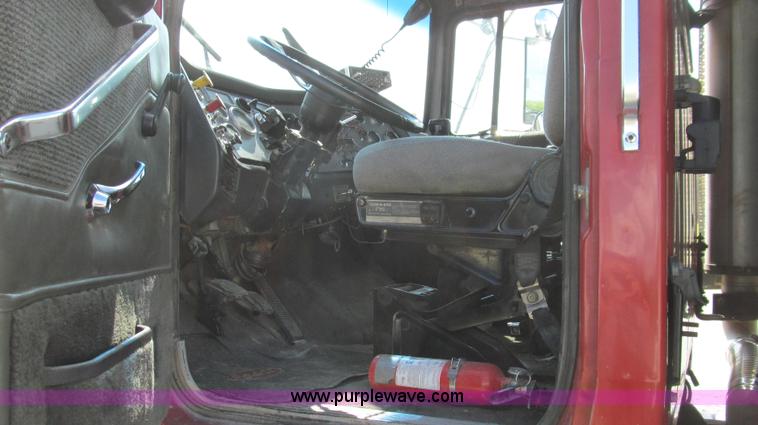 image for item G2124 1997 Ford LTLA9000 AeroMax 120 dump truck