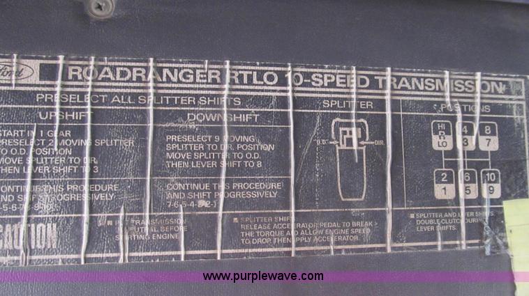 image for item G2124 1997 Ford LTLA9000 AeroMax 120 dump truck