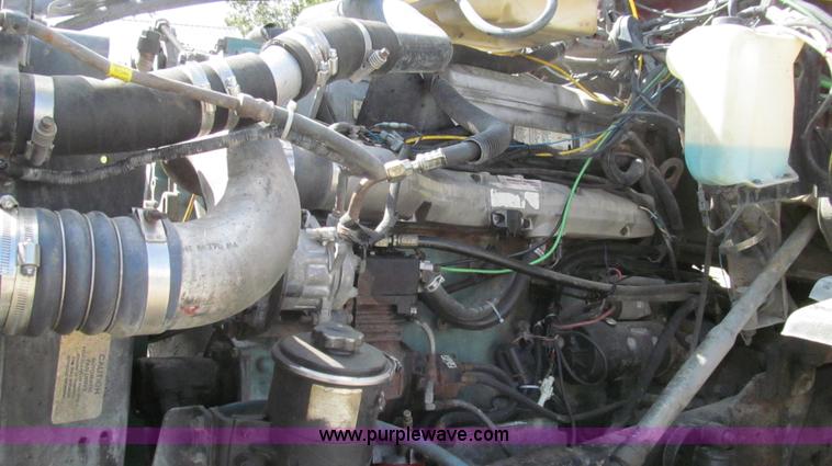 image for item G2124 1997 Ford LTLA9000 AeroMax 120 dump truck