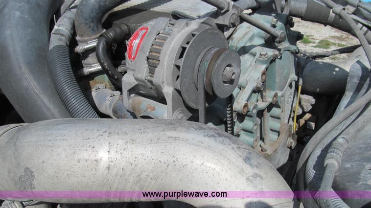 image for item G2124 1997 Ford LTLA9000 AeroMax 120 dump truck