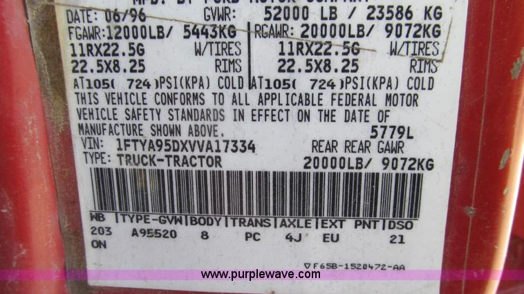 image for item G2124 1997 Ford LTLA9000 AeroMax 120 dump truck