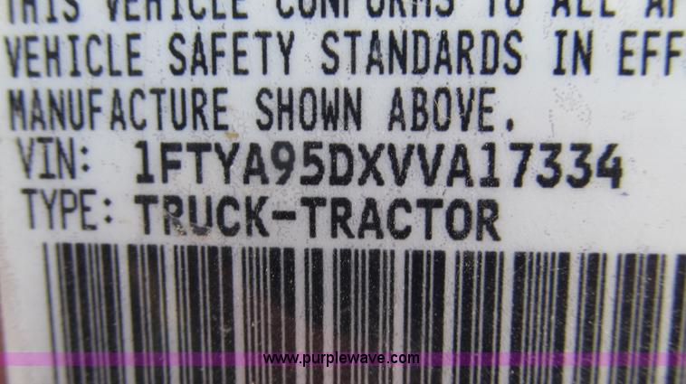 image for item G2124 1997 Ford LTLA9000 AeroMax 120 dump truck