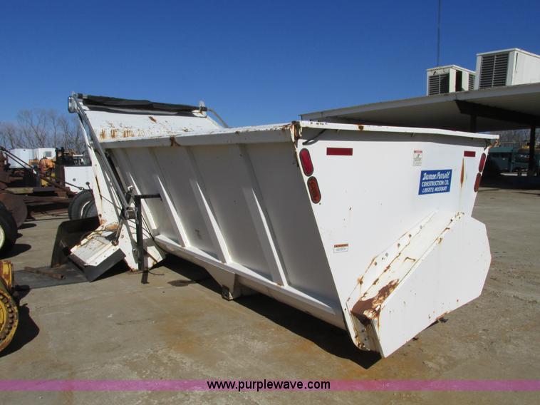 image for item G3007 Hydraulic drive feed bed with electric tarp