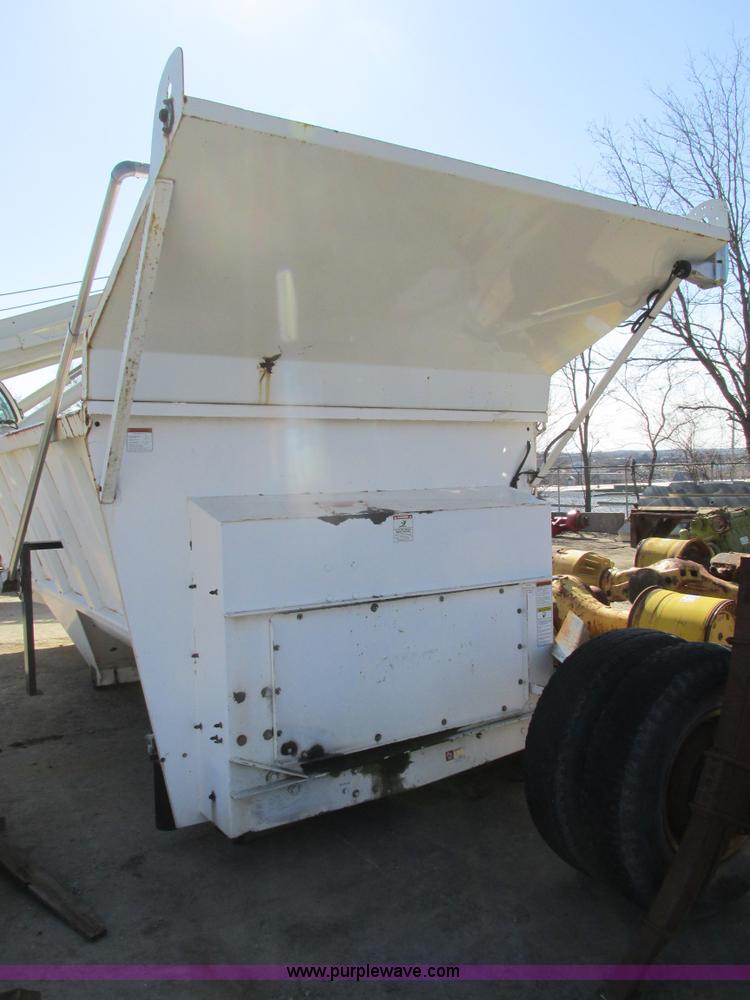 image for item G3007 Hydraulic drive feed bed with electric tarp